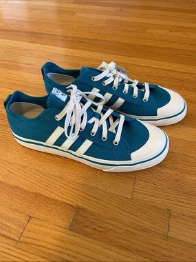 Adidas Blue and White Low-Top Sneakers Nizza RF74 Retro